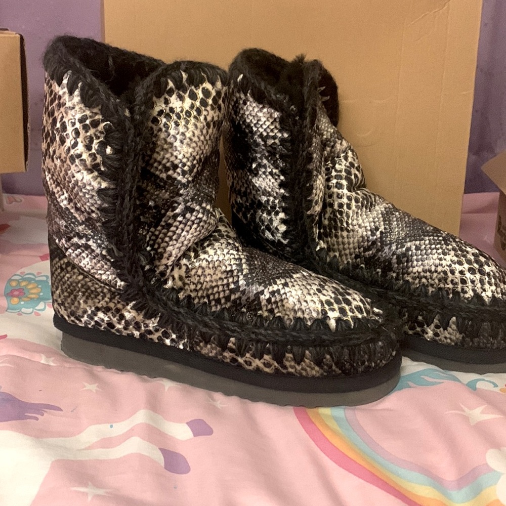 MOU kids Eskimo Boots. Size AU 35 (US 3)